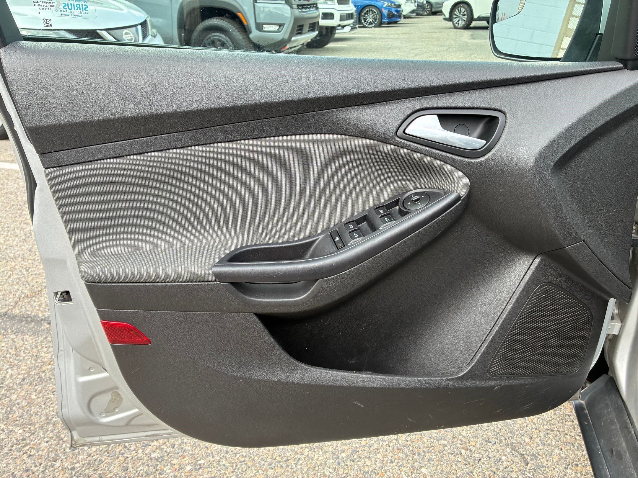 Used 2012 Ford Focus SE FWD image 15