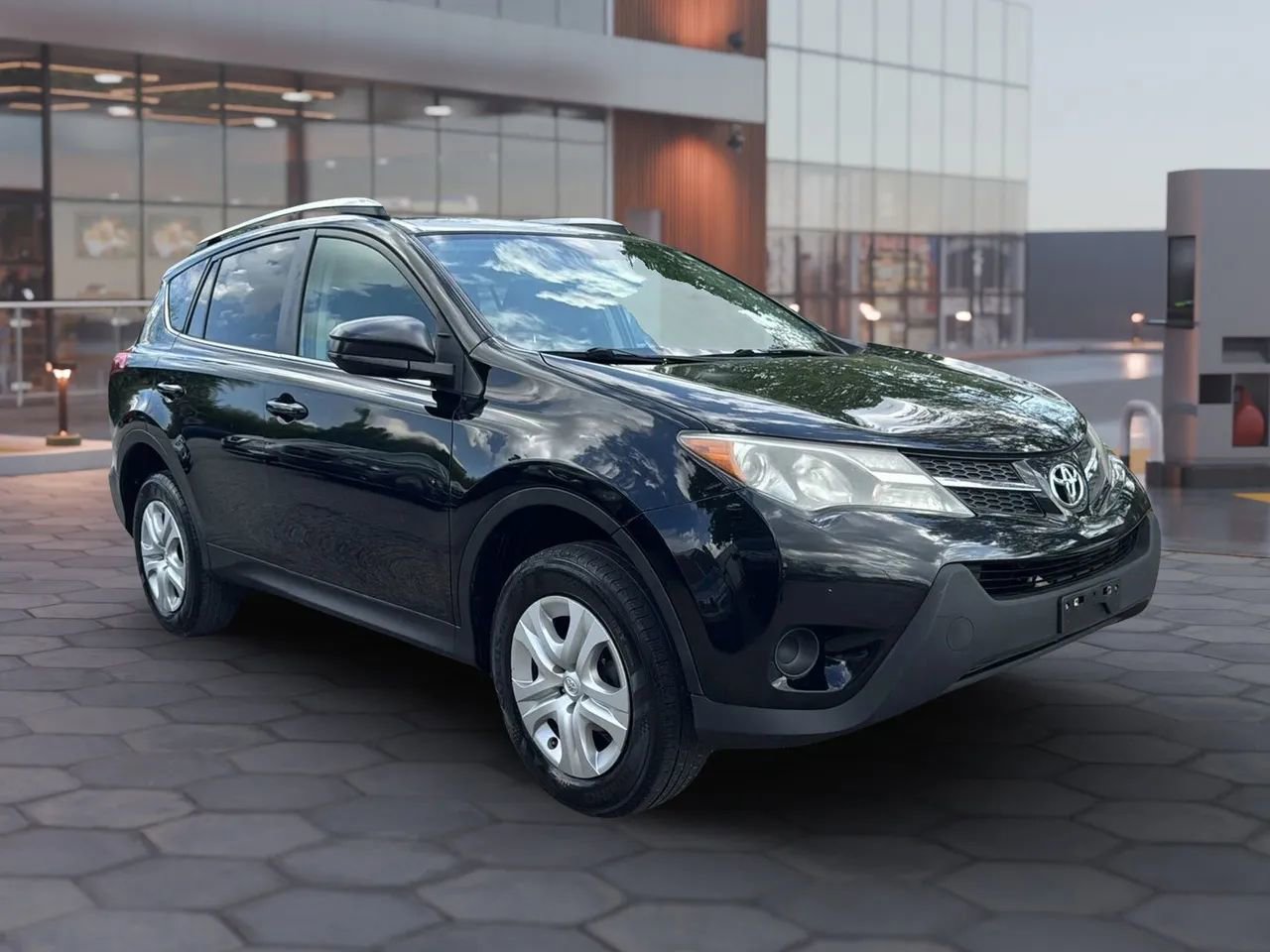 Used 2015 Toyota RAV4 LE image 3