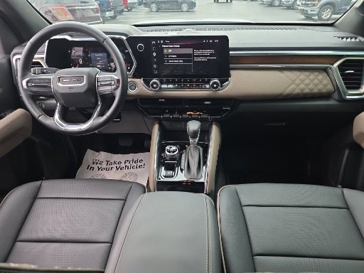 Used 2024 GMC Canyon Denali AWD/4WD image 2