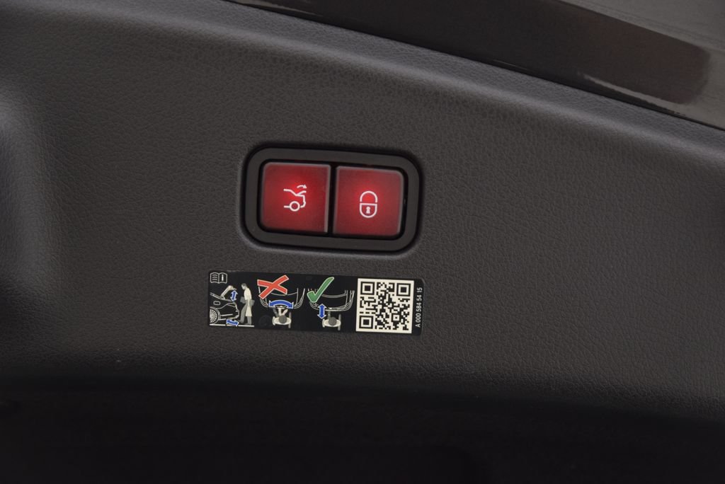 Used 2024 Mercedes-Benz CLE 300 4MATIC Coupe image 30