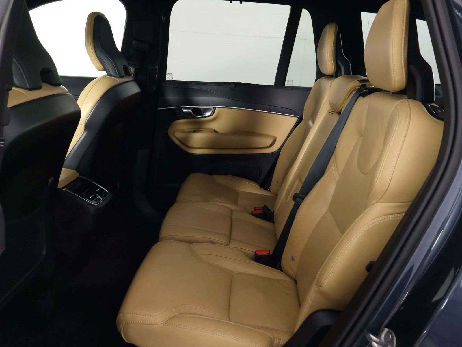 Used 2024 Volvo XC90 B6 Ultimate w/ Lounge Package AWD/4WD image 32