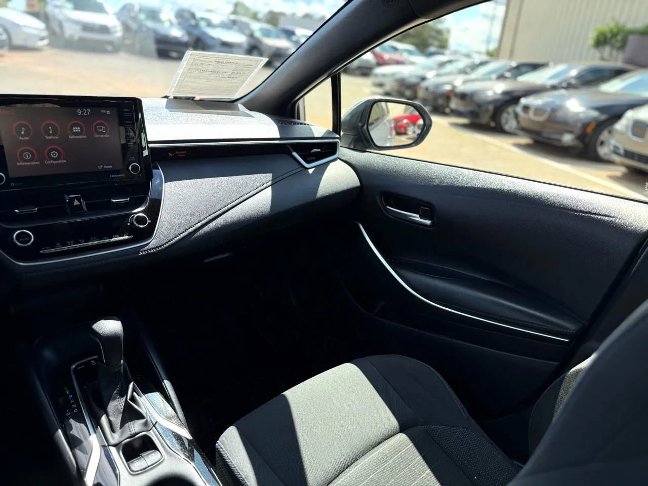 Used 2022 Toyota Corolla SE w/ SE Premium Package image 18