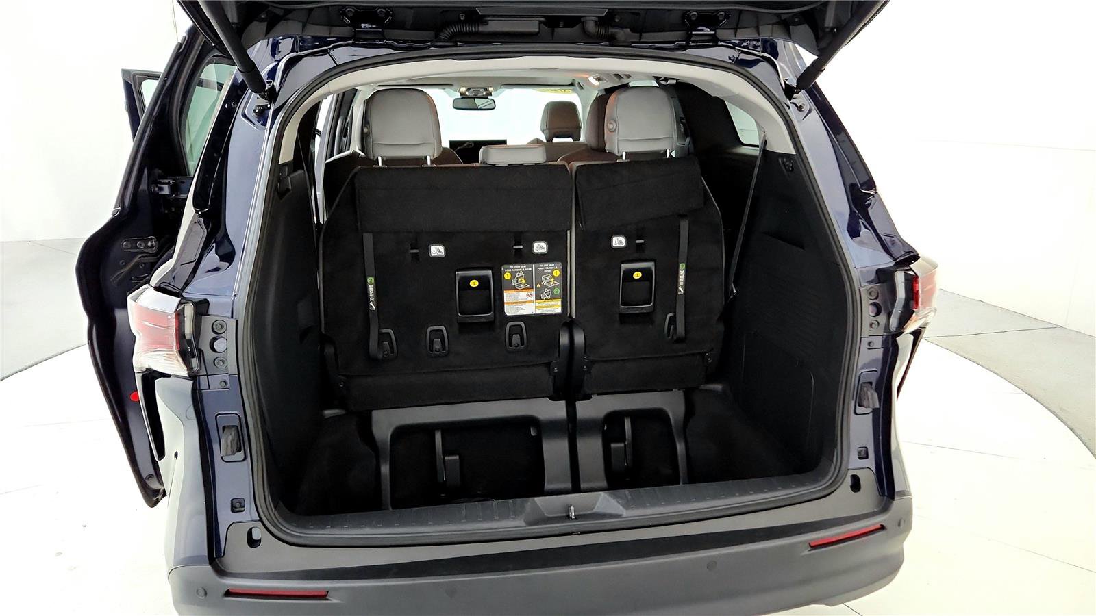 Used 2025 Toyota Sienna XLE image 20