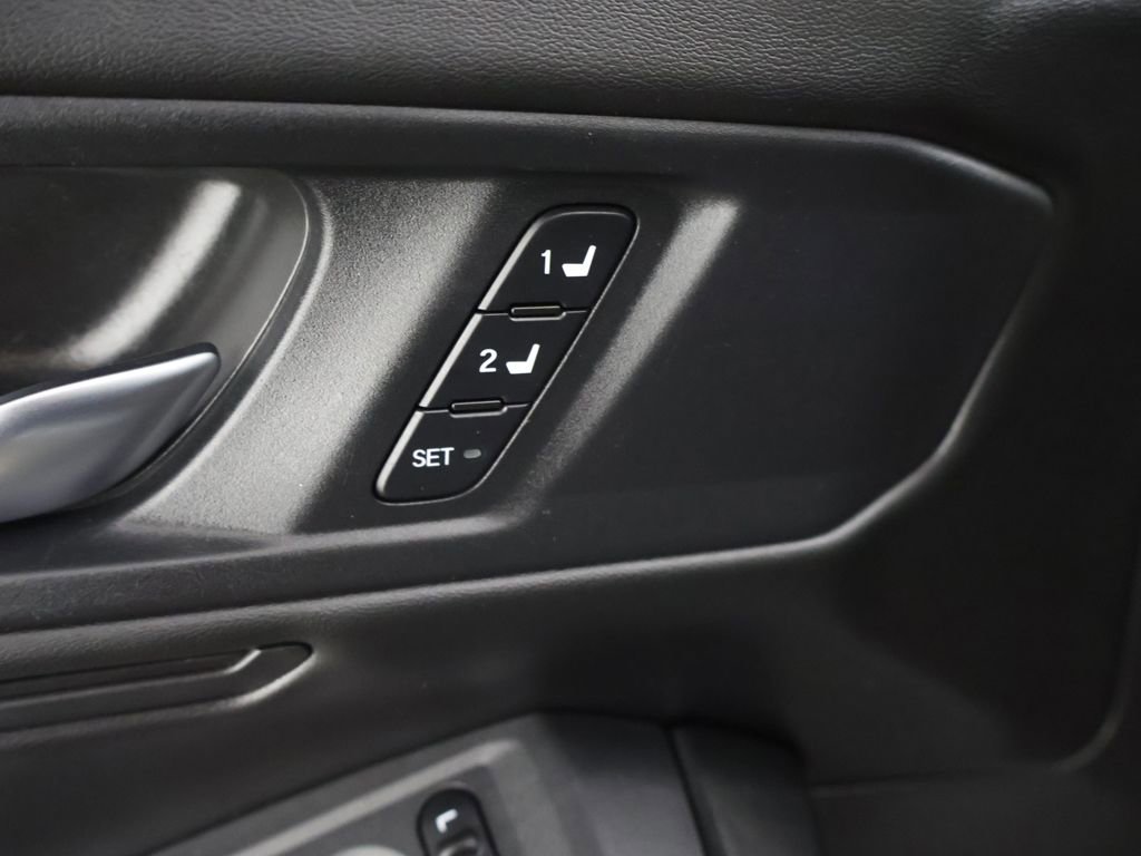 Used 2025 Honda Accord EX-L image 39