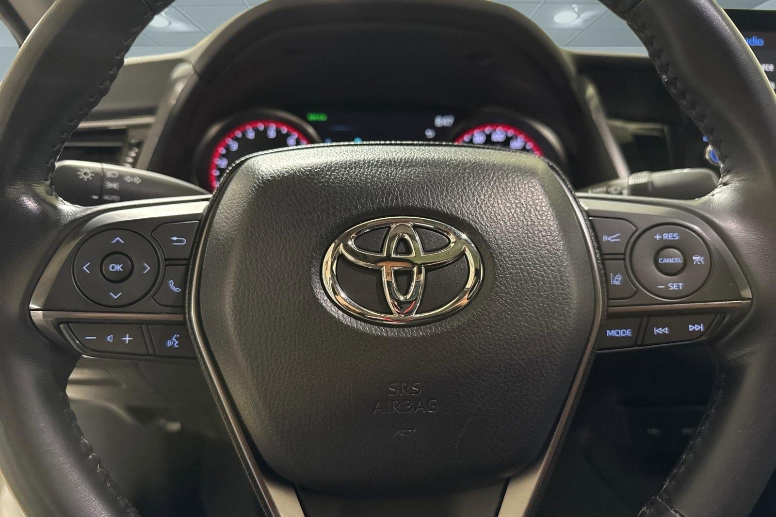 Used 2023 Toyota Camry XSE FWD image 16
