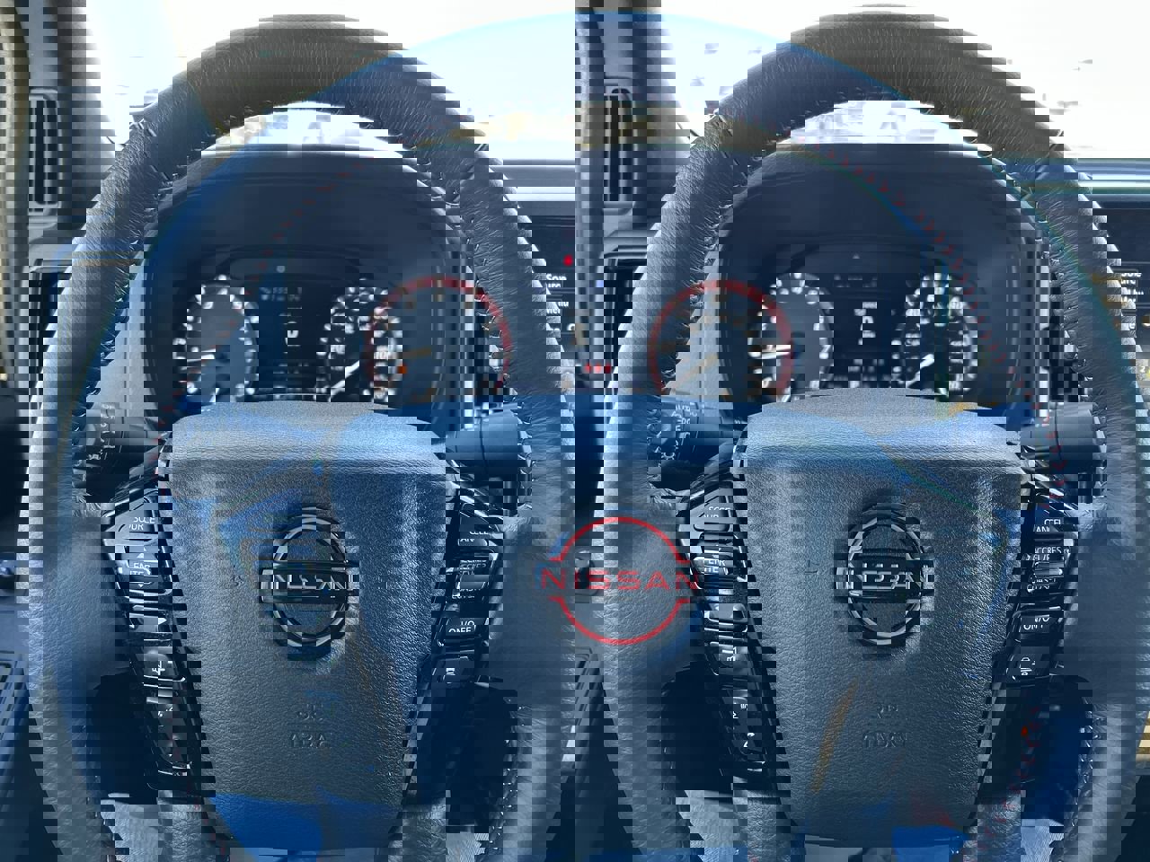 Used 2025 Nissan Frontier PRO-4X w/ Pro Convenience Package image 24