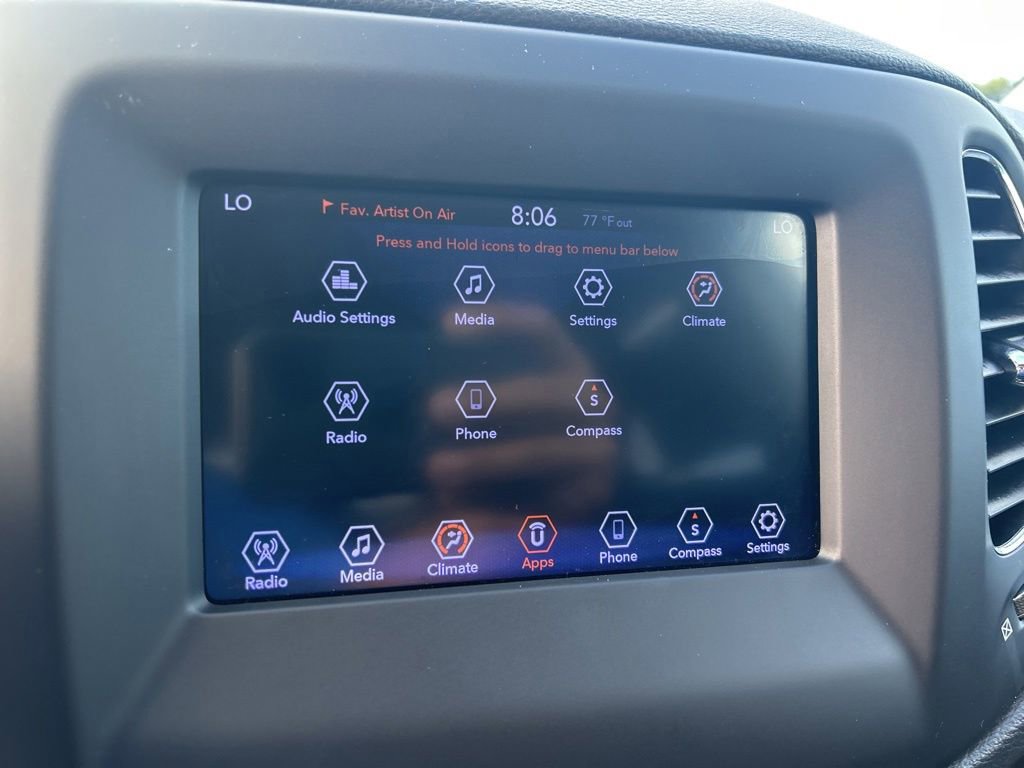 Used 2019 Jeep Compass Latitude FWD image 12