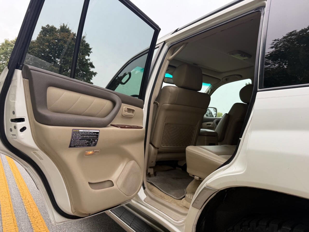 Used 2004 Toyota Land Cruiser image 48