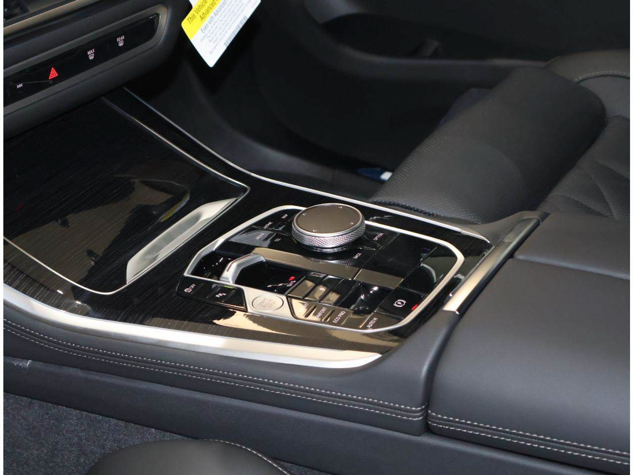Used 2026 BMW X5 sDrive40i w/ M Sport Package RWD image 11
