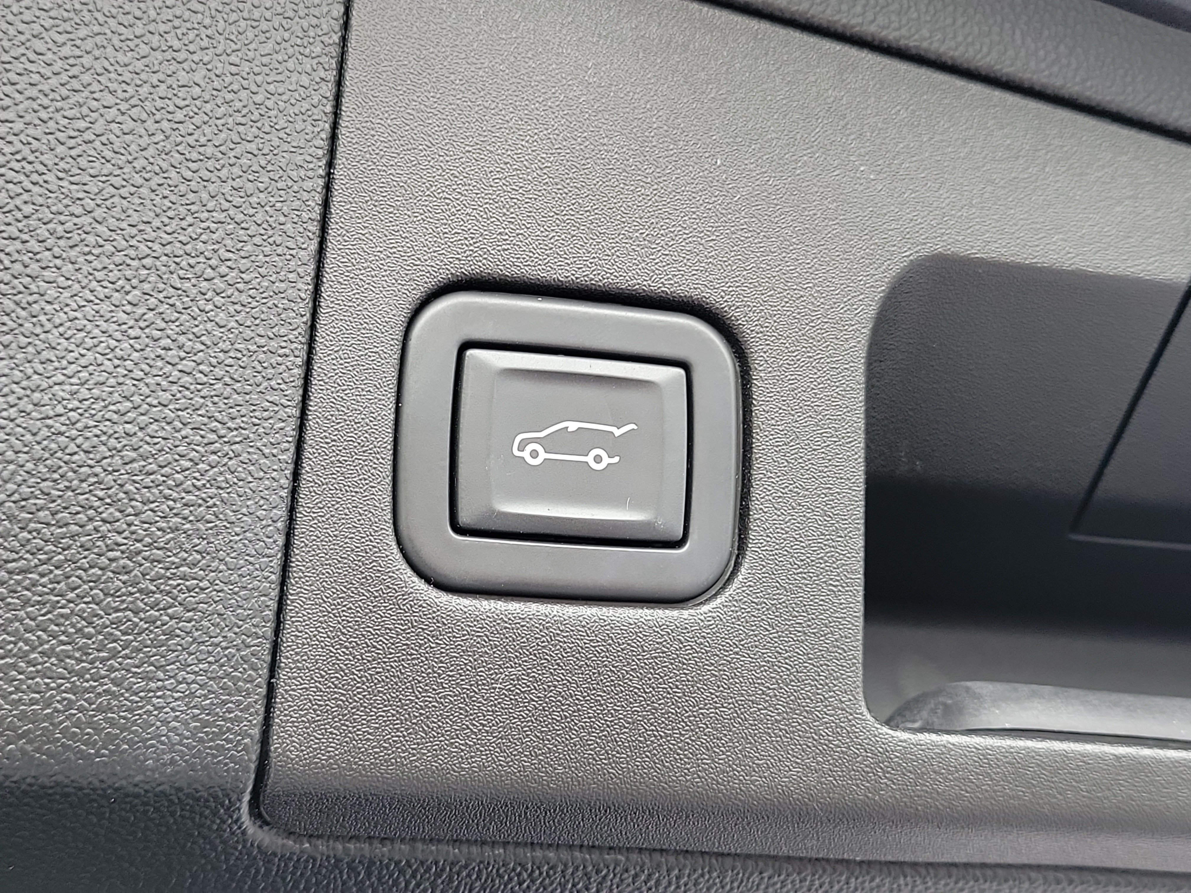 Used 2022 Cadillac XT5 Luxury FWD image 9