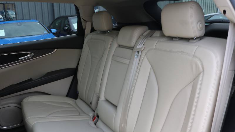 Used 2016 Lincoln MKX Reserve FWD image 15