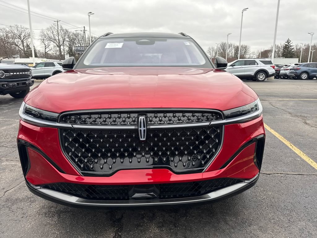 Used 2025 Lincoln Nautilus Reserve image 3