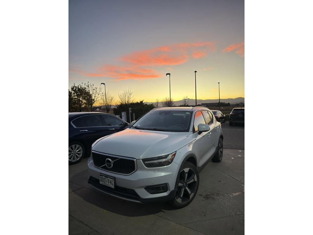 Used 2020 Volvo XC40 T5 Momentum
