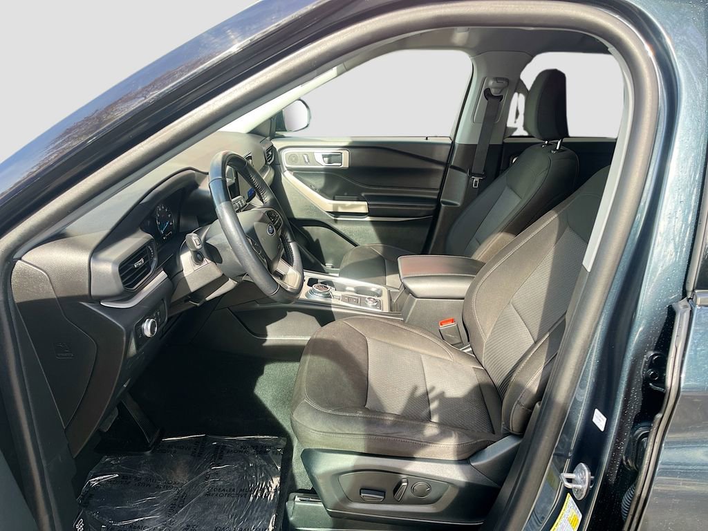 Used 2023 Ford Explorer XLT image 20