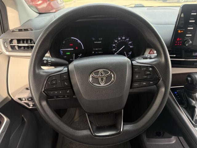 Used 2022 Toyota Sienna LE FWD image 12