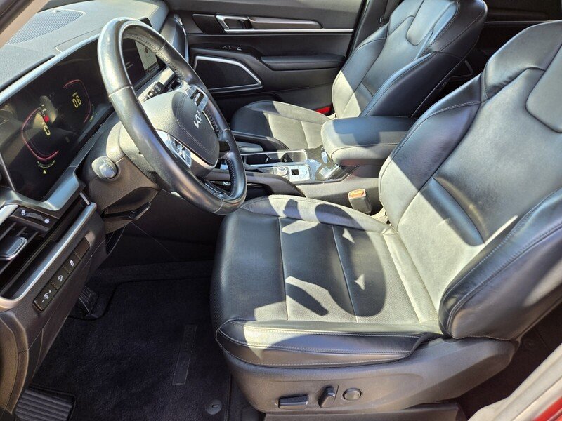 Certified 2023 Kia Telluride S w/ S Sunroof Package AWD/4WD image 11
