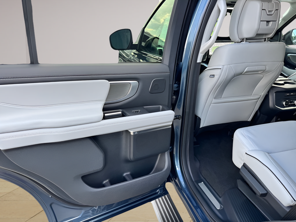New 2027 Ford Expedition Platinum w/ Platinum Ultimate Package AWD/4WD image 31