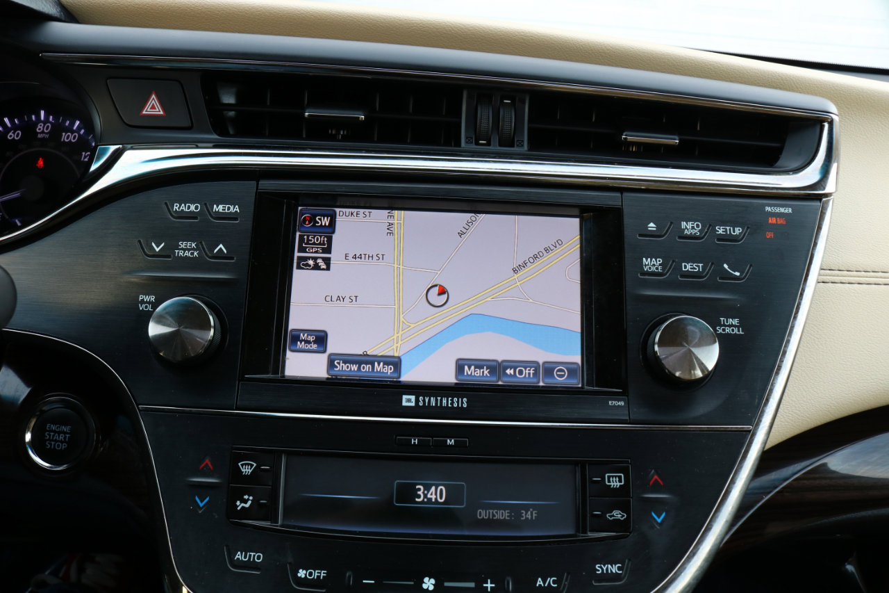 Used 2014 Toyota Avalon Limited image 23