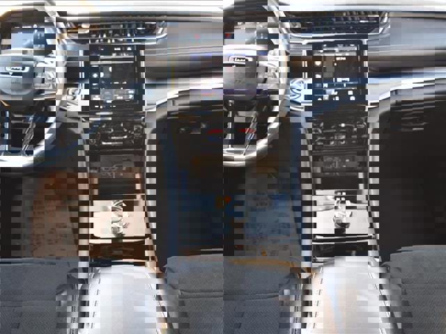 Used 2023 Jeep Grand Cherokee L Laredo image 26