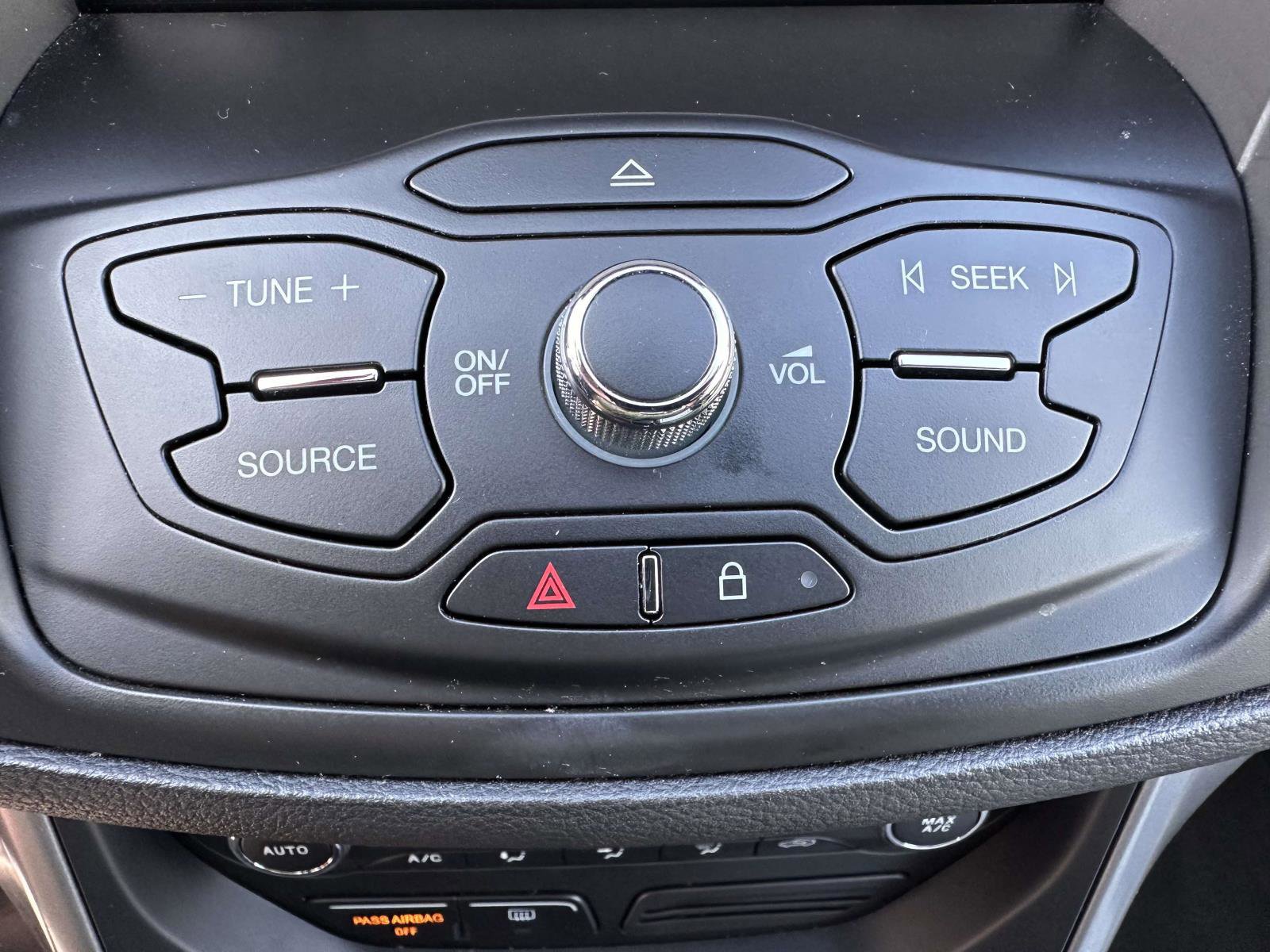 Used 2016 Ford Escape SE w/ Equipment Group 201A image 25