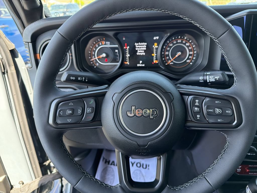 Used 2025 Jeep Gladiator Mojave w/ Convenience Group AWD/4WD image 20