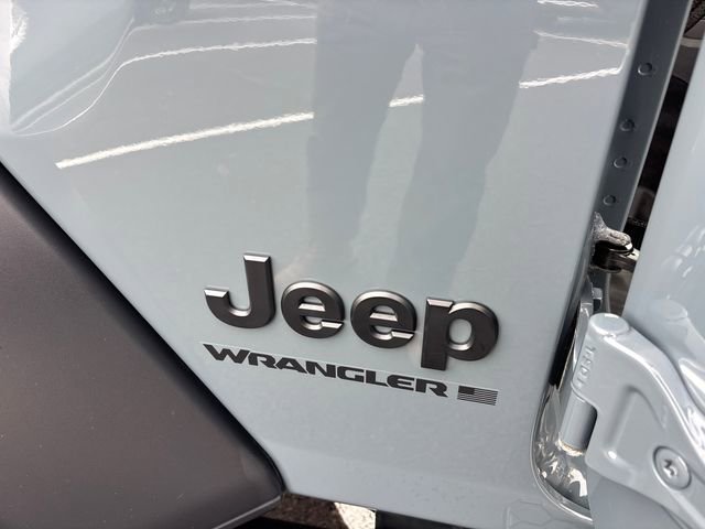 Used 2024 Jeep Wrangler Sport AWD/4WD image 32