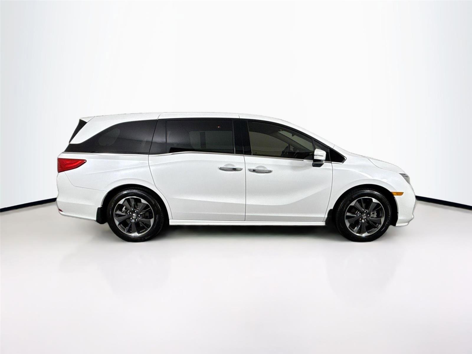 Used 2024 Honda Odyssey Elite image 11