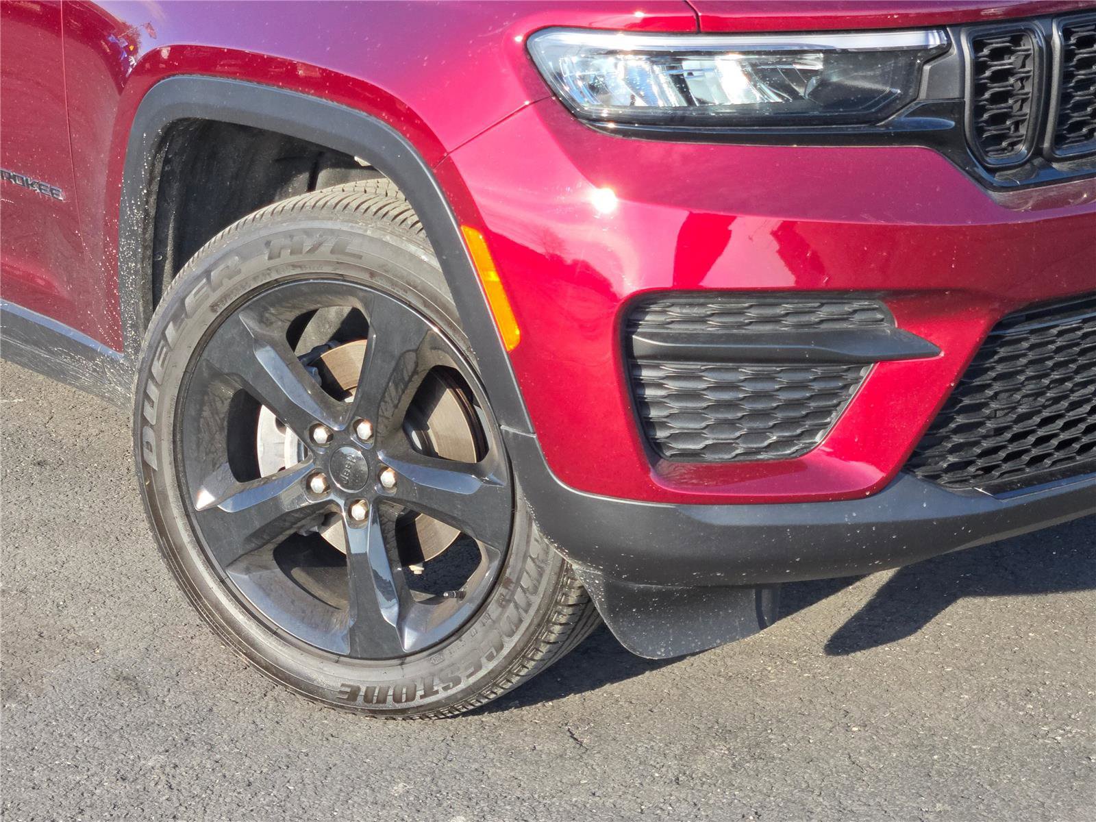 Certified 2024 Jeep Grand Cherokee Altitude image 4