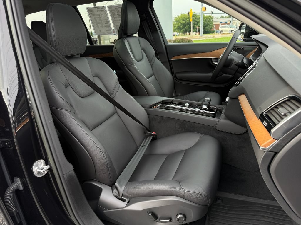 Certified 2023 Volvo XC90 B6 Plus w/ Protection Package Premier AWD/4WD image 19