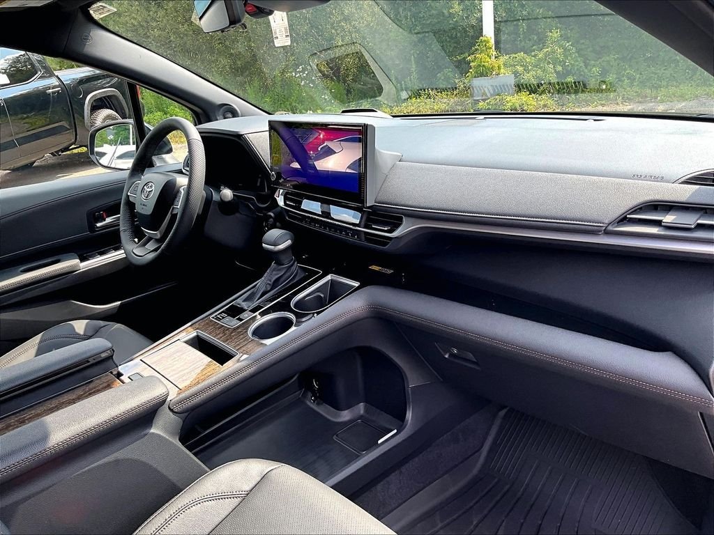 New 2026 Toyota Sienna Platinum AWD/4WD image 10