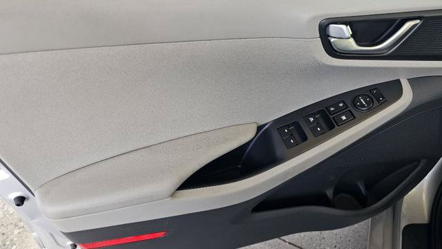Used 2017 Hyundai Ioniq SEL FWD image 25