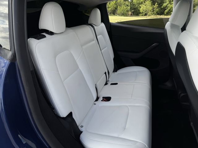 Used 2024 Tesla Model Y Long Range AWD/4WD image 31