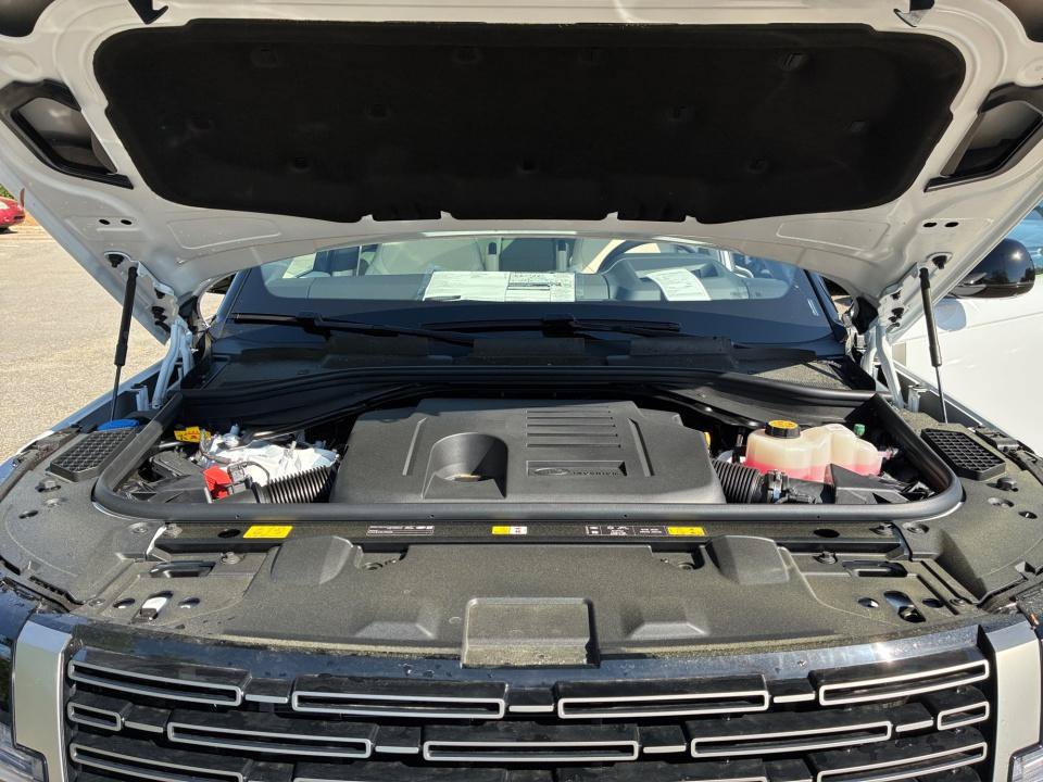 New 2026 Land Rover Range Rover SE AWD/4WD image 16