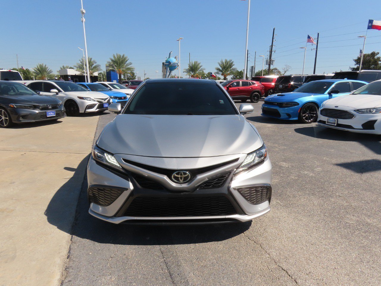 Used 2021 Toyota Camry XSE FWD image 5