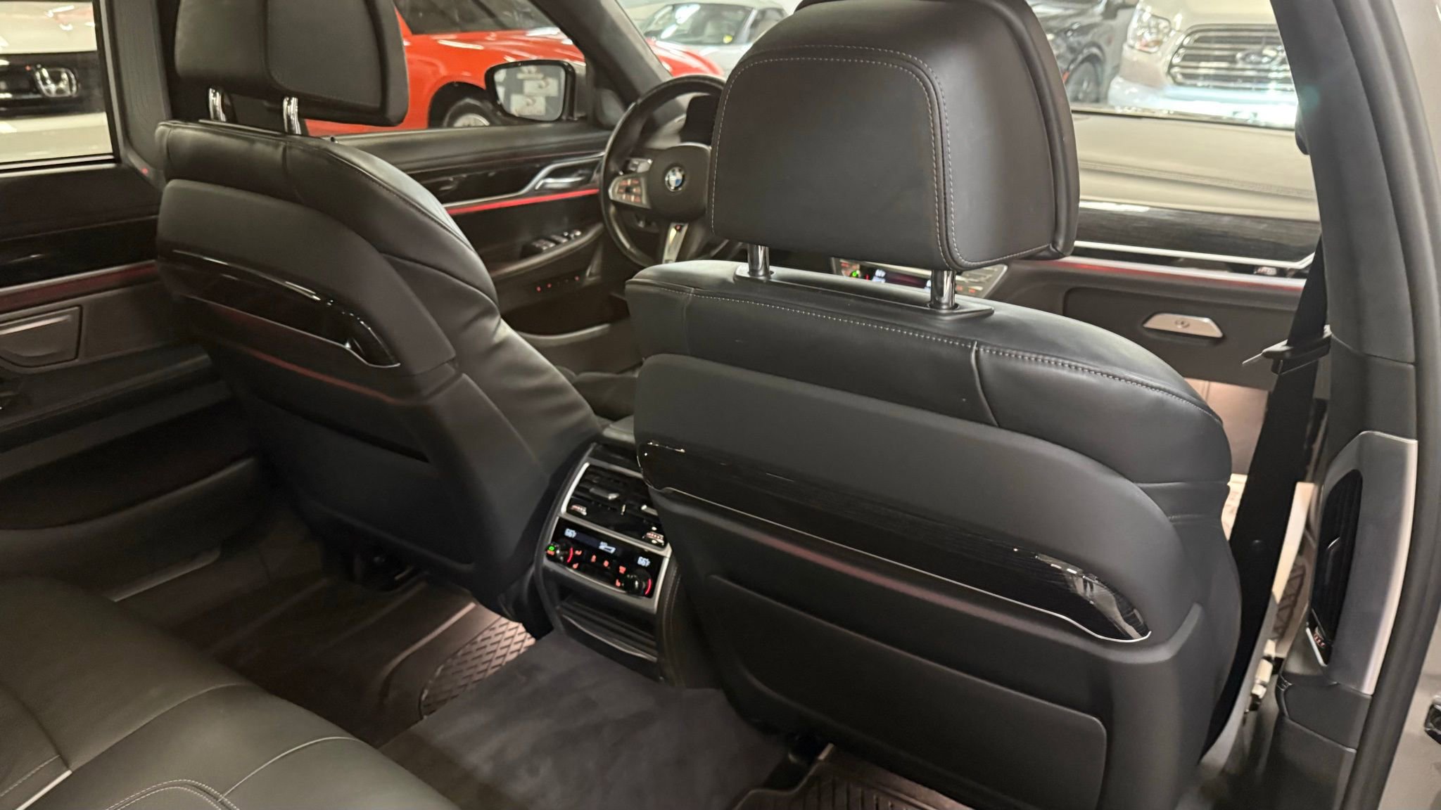 Used 2021 BMW 750i xDrive w/ Executive Package image 13