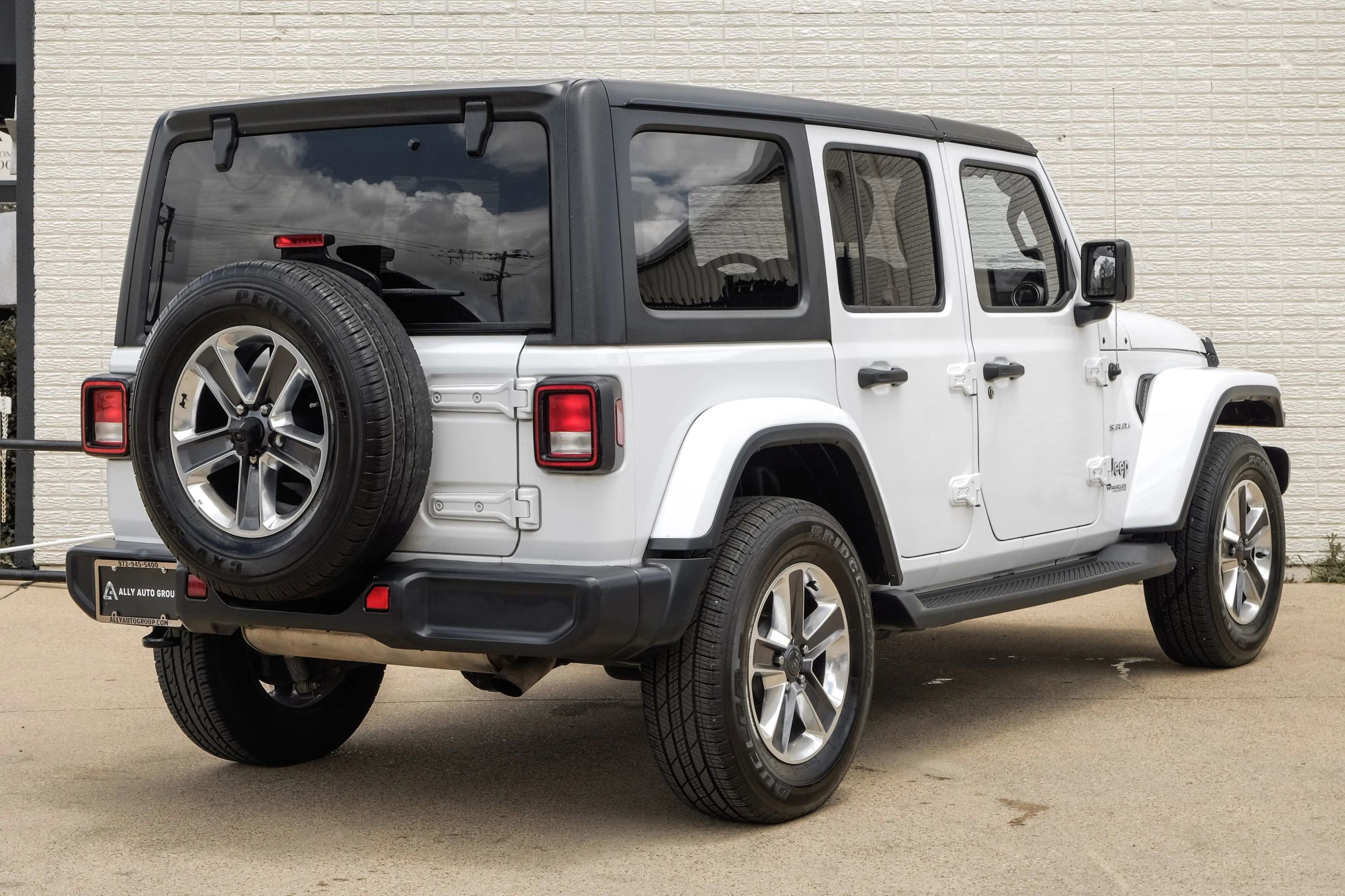 Used 2020 Jeep Wrangler Unlimited Sahara image 7