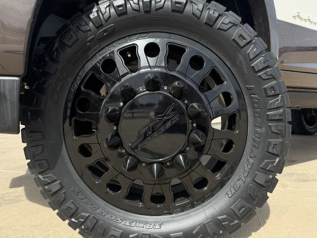 Used 2024 RAM 3500 Limited w/ Towing Technology Group AWD/4WD image 9