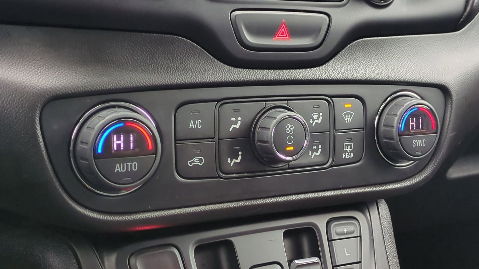 Used 2020 GMC Terrain SLT w/ Preferred Package image 33