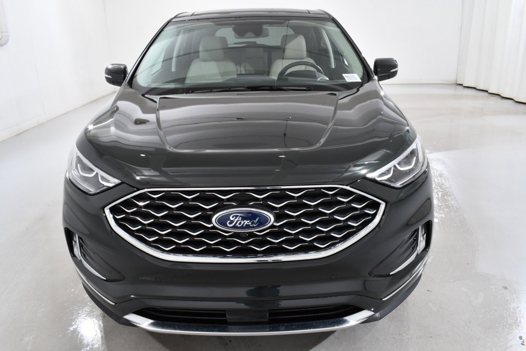 Used 2024 Ford Edge Titanium w/ Titanium Elite Package image 3