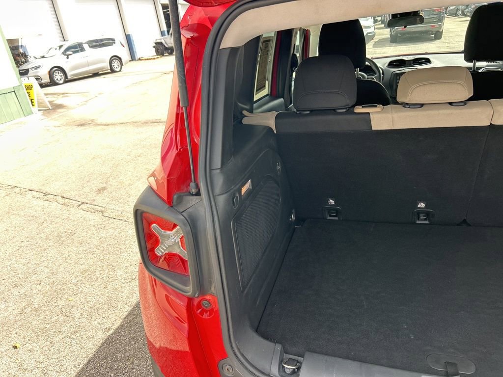 Used 2015 Jeep Renegade Latitude image 29