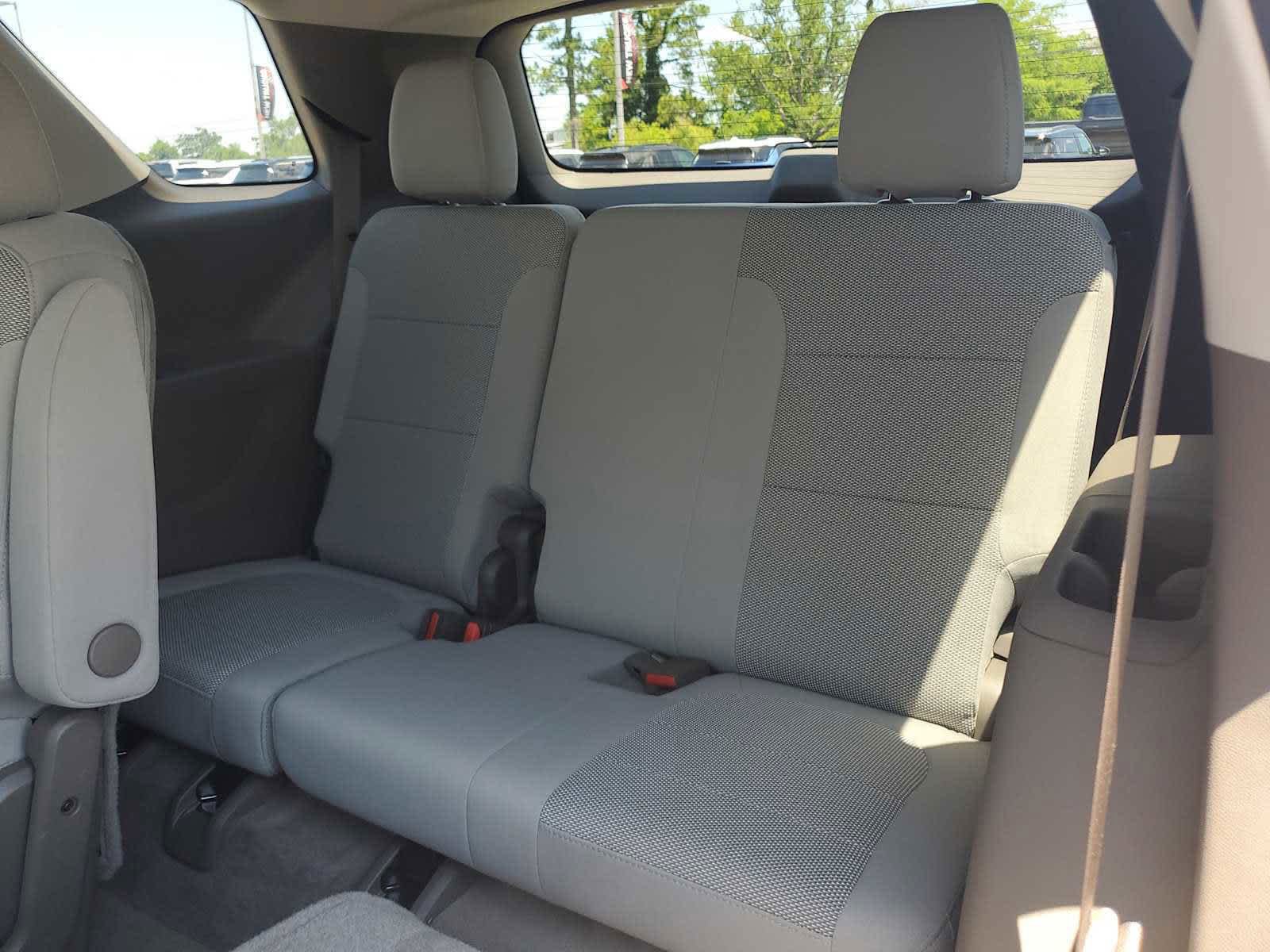 Used 2019 Chevrolet Traverse LT FWD image 17