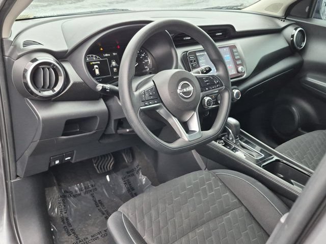 Used 2023 Nissan Kicks SV FWD image 4