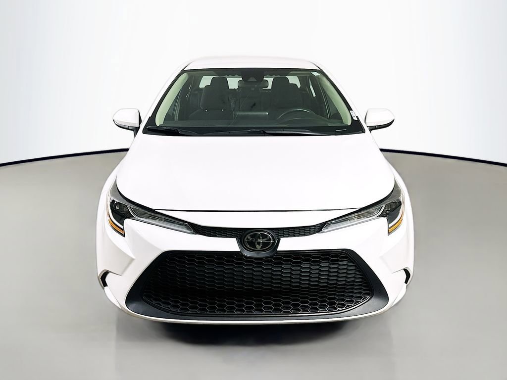 Used 2022 Toyota Corolla LE FWD image 2