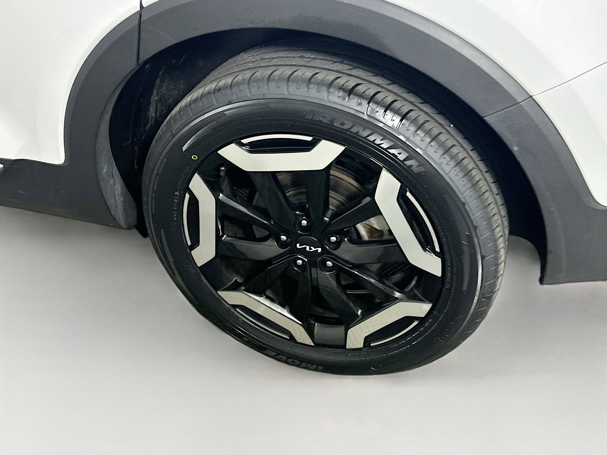 Used 2025 Kia Telluride S FWD image 11