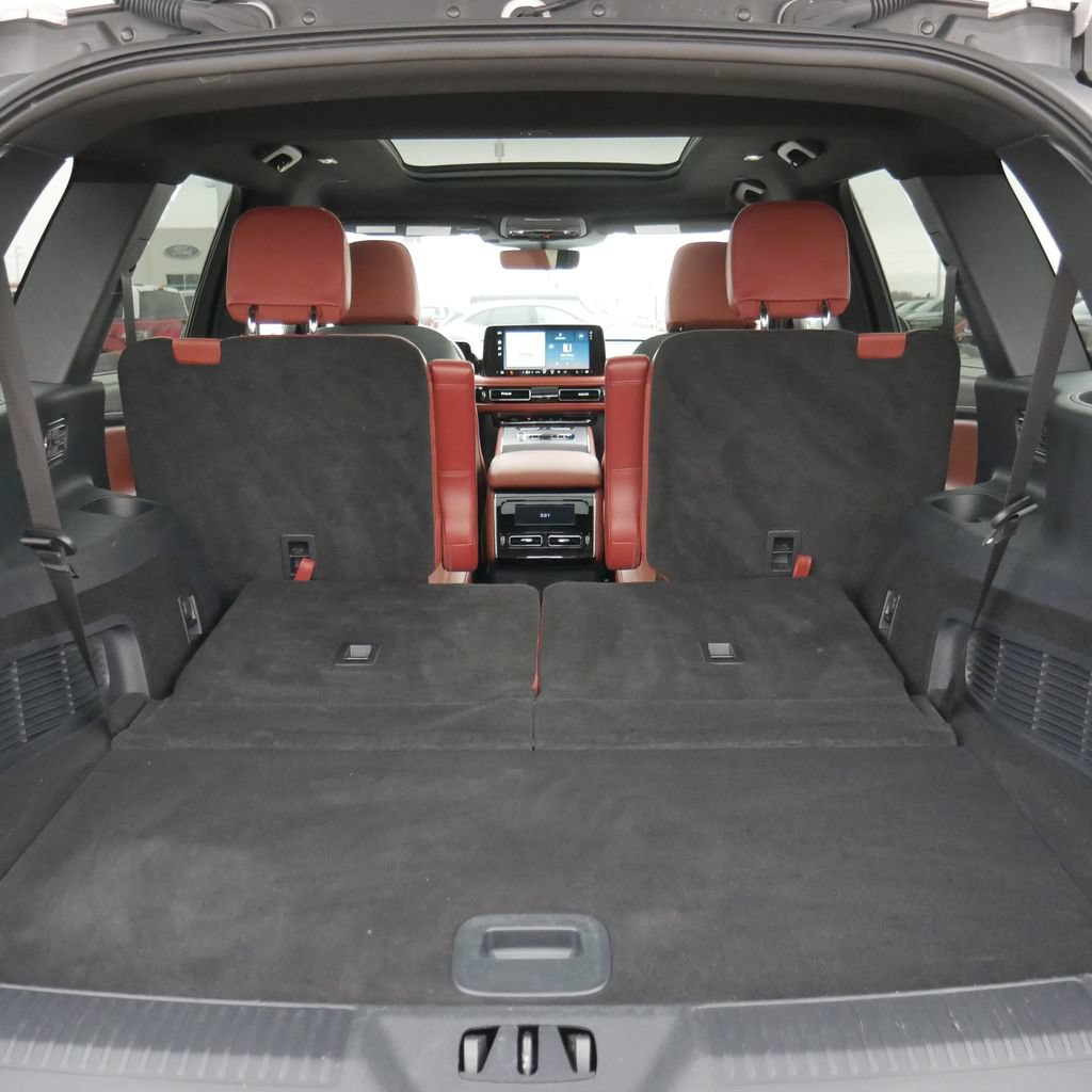 Used 2025 Lincoln Aviator Reserve w/ Jet Appearance Package AWD/4WD image 23