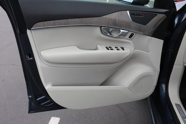 Used 2023 Volvo XC90 B6 Plus w/ Protection Package Premier AWD/4WD image 10