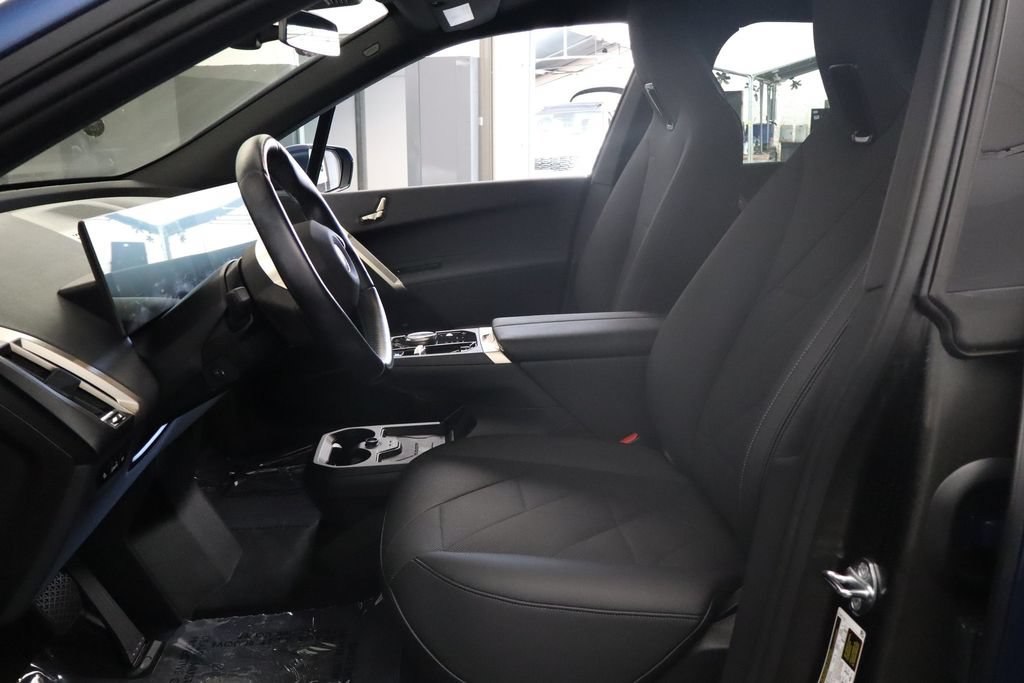 Used 2023 BMW iX xDrive50 AWD/4WD image 19