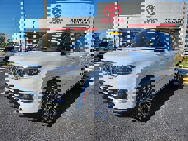 Used 2024 Jeep Grand Wagoneer L Series III w/ Rear Seat Video Group 1 image 2