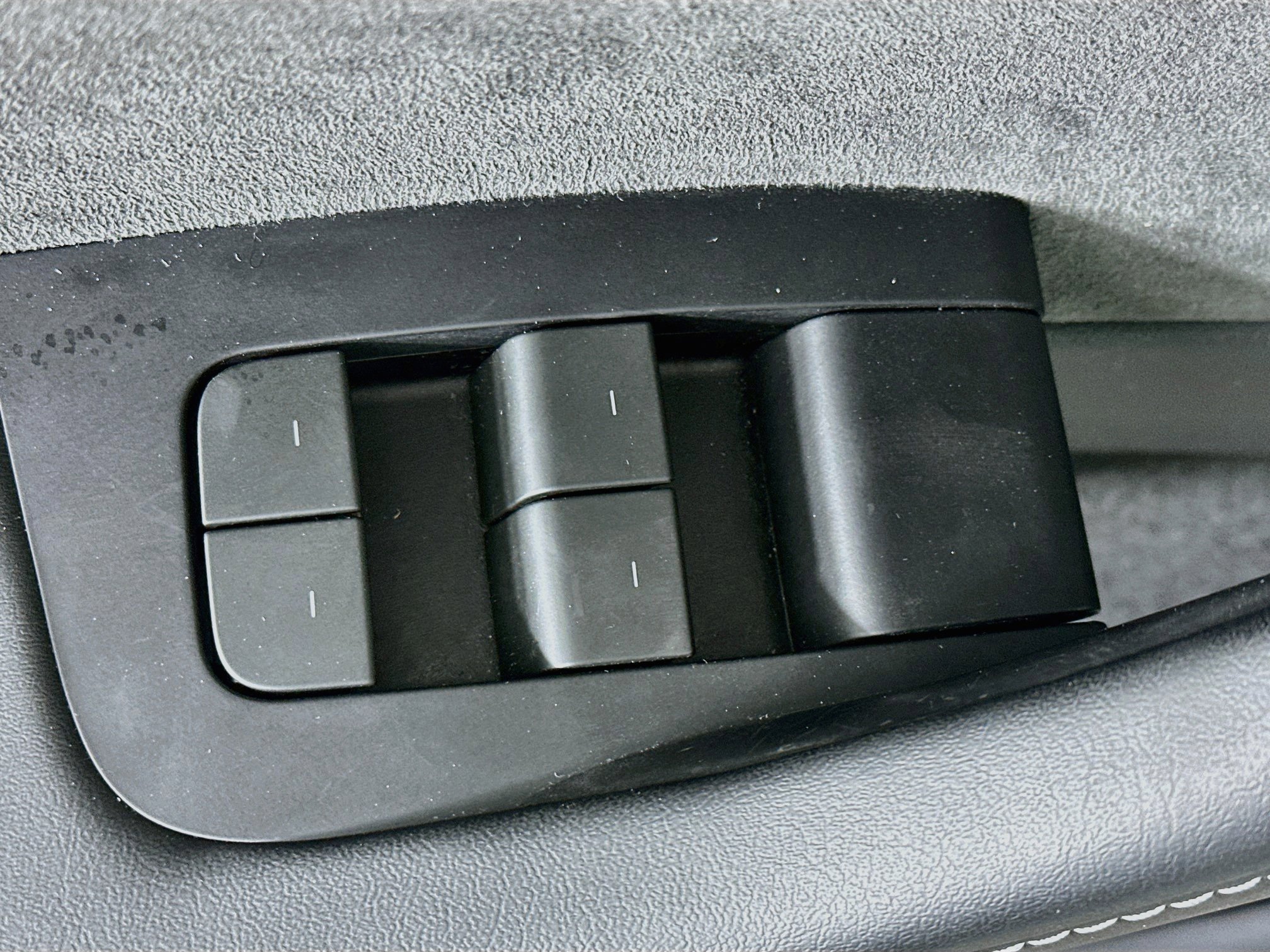 Used 2024 Tesla Model Y Long Range AWD/4WD image 15
