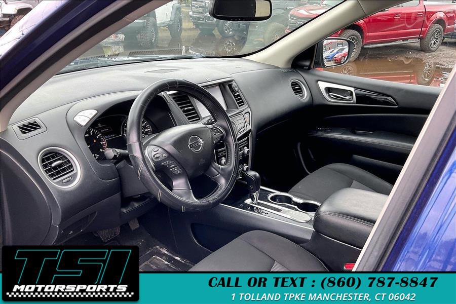 Used 2020 Nissan Pathfinder SV FWD image 5